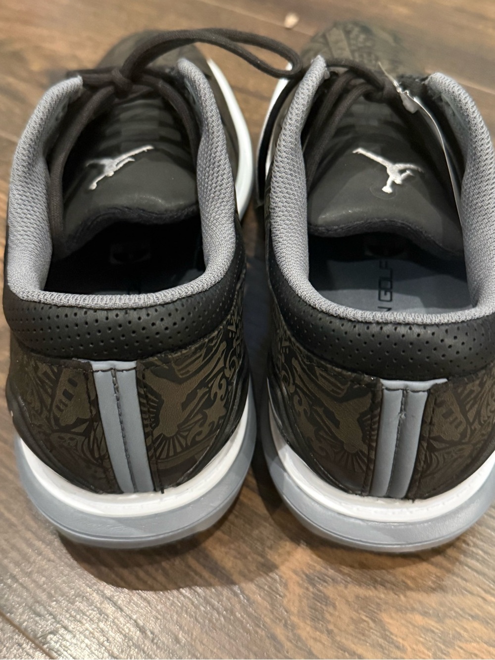 New Nike Air Jordan Men’s Black & White Graphic Lace-Up Sneakers Golf Shoes 9.5 - Picture 6 of 7